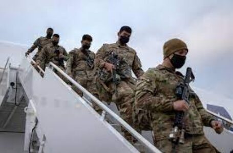 القوات الأجنبية تبدأ عملية الانسحاب من أفغانستان