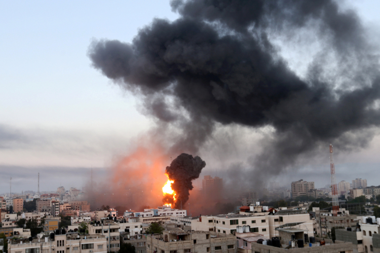 وكالة قدس نت للأنباء: الطائرات الحربية تغير على اهداف بقطاع غزة