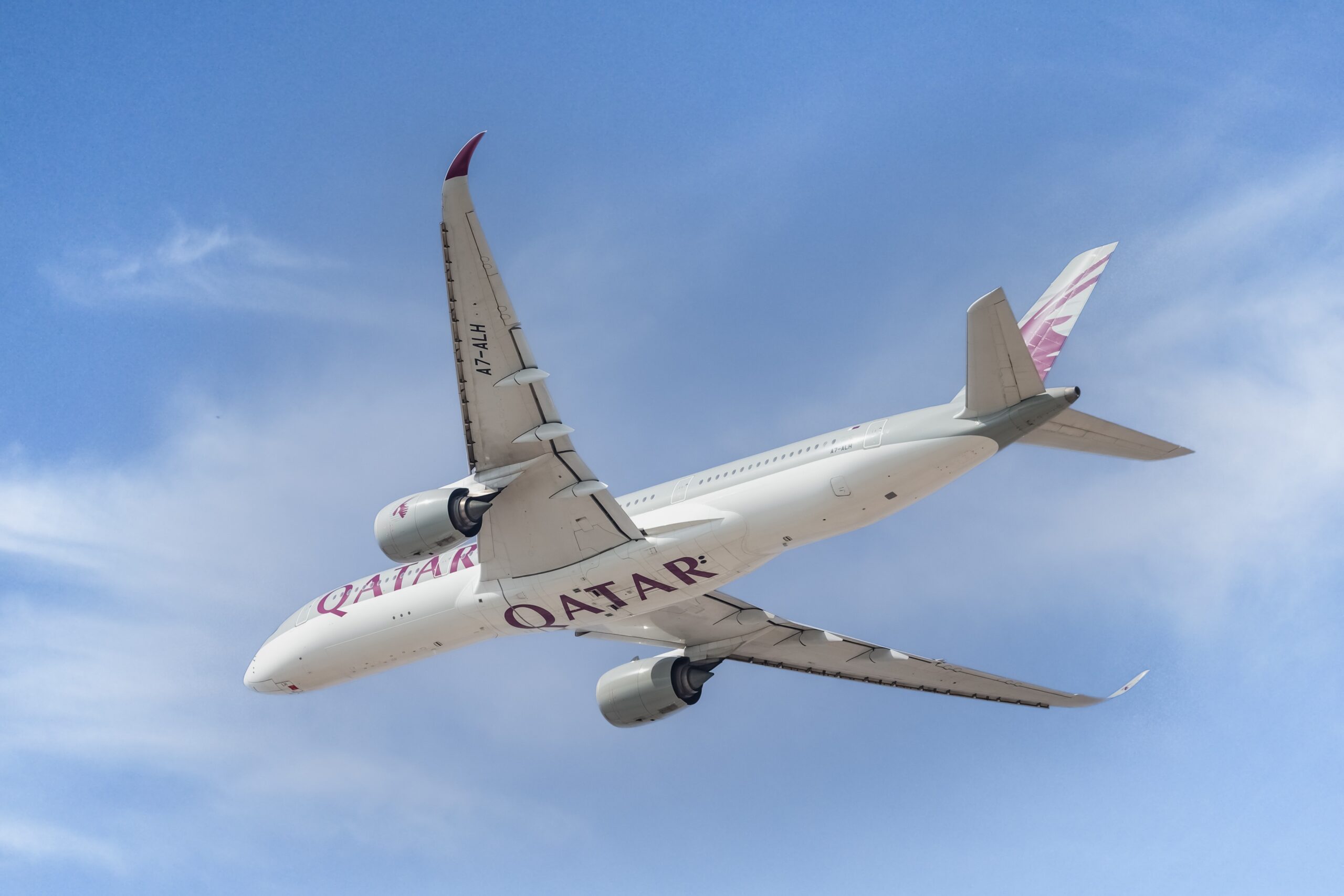 الخطوط الجوية القطرية تصدر تحديثاً يتضمن سياسة السفر إلى قطر بدون حجر
