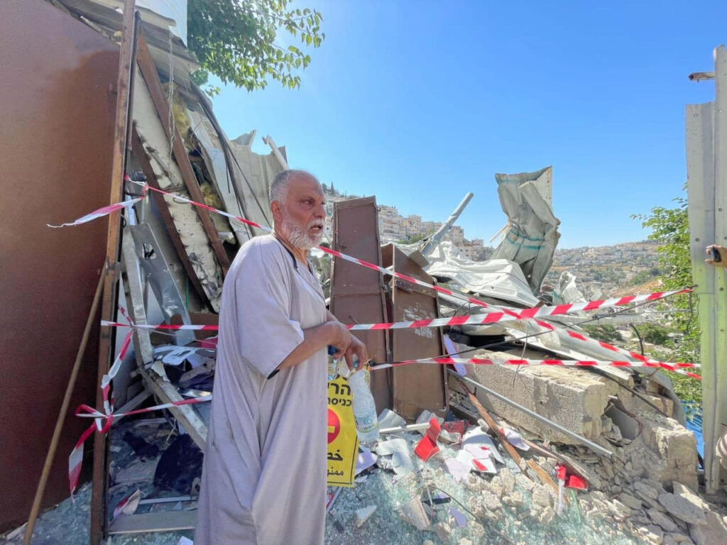 الاحتلال الإسرائيلي يقتحم بلدة سلوان في القدس ویهدم 17 منزلا فلسطينيا