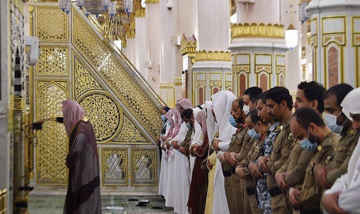 منع مسن سعودي من الصلاة يثير غضباً واسعا