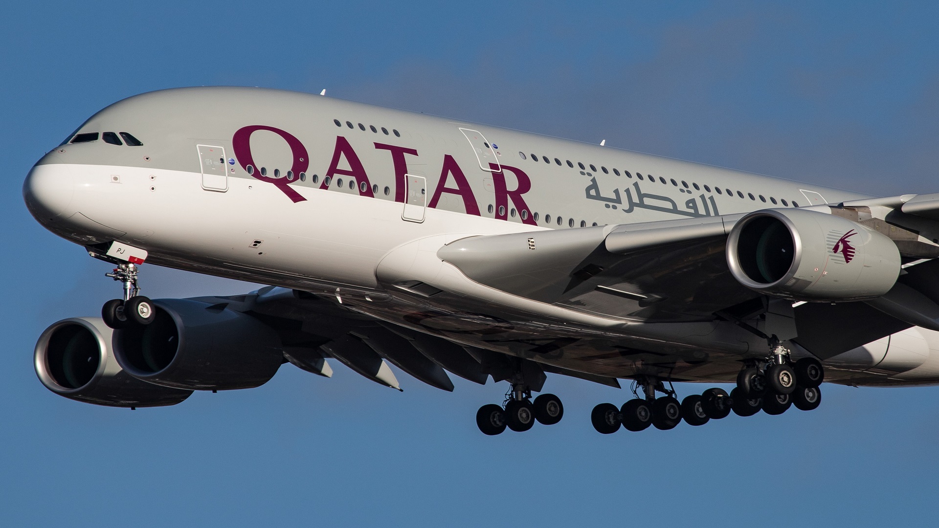 الخطوط الجوية القطرية تنفي صحة ما يتم تداوله بشأن متطلبات السفر إلى قطر