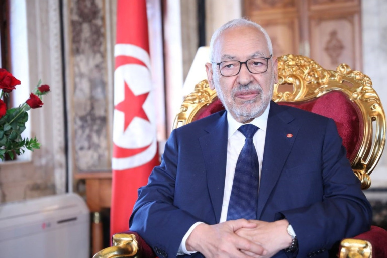 بعد تجميد البرلمان الغنوشي يتهم الرئيس التونسي بالانقلاب على الثورة والدستور