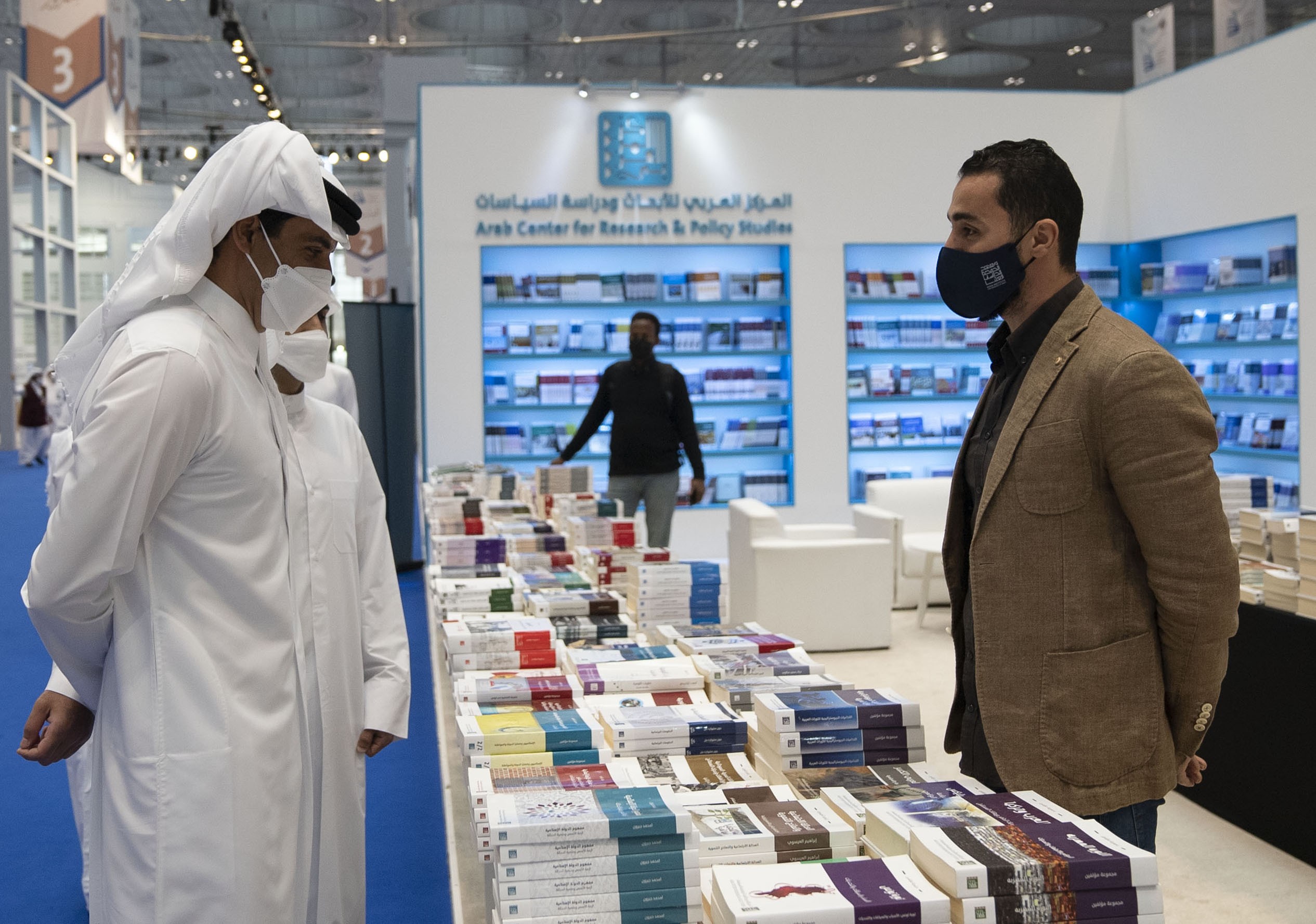 أمير دولة قطر الشيخ تميم بن حمد يزور معرض الدوحة الدولي للكتاب