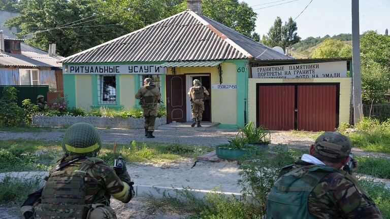 مواطنون في أوكرانيا يشتكون من عمليات نهب يمارسها الجيش الأوكراني