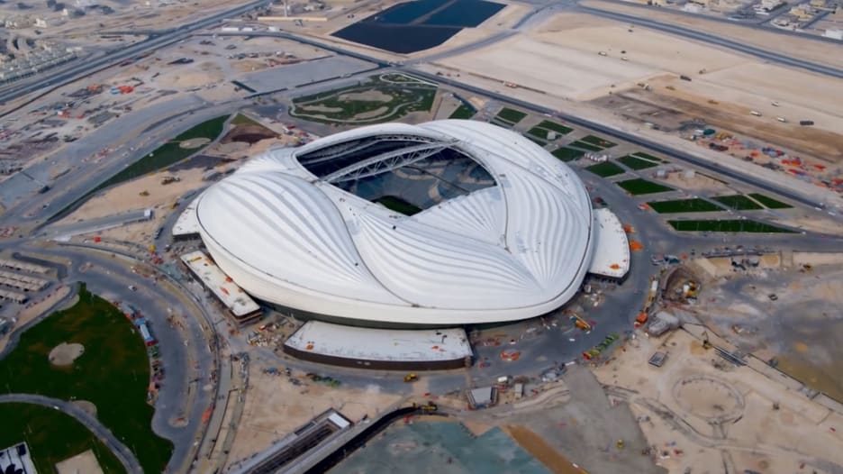 فيفا يلتقي وفد العفو الدولية لمناقشة مخاوف المنظمة بشأن عمال كأس العالم قطر