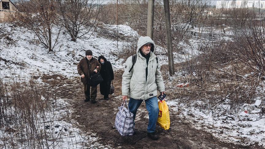 استئناف عمليات إجلاء المدنيين في أوكرانيا عبر إعادة فتح تسع ممرات إنسانية