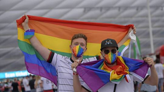 لحماية المشجعين... دولة قطر قد تمنع أعلام المثلية الجنسية في كأس العالم 2022