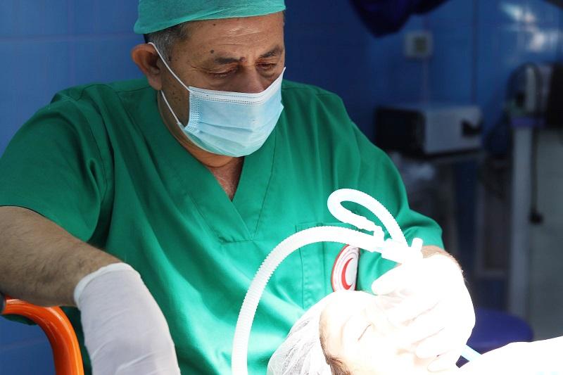 بعثة الهلال الأحمر القطري تنتهي من مشروع العمليات الجراحية في الضفة والقدس