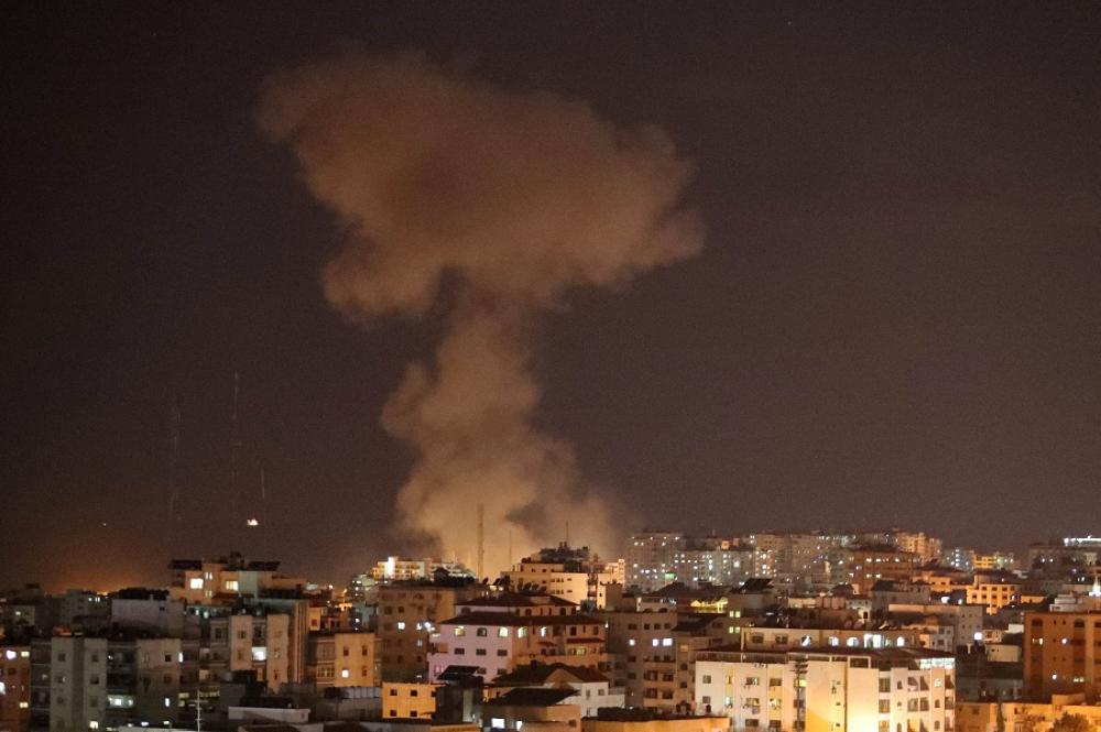 طائرات الاحتلال الإسرائيلي تقصف عدة مواقع في قطاع غزة