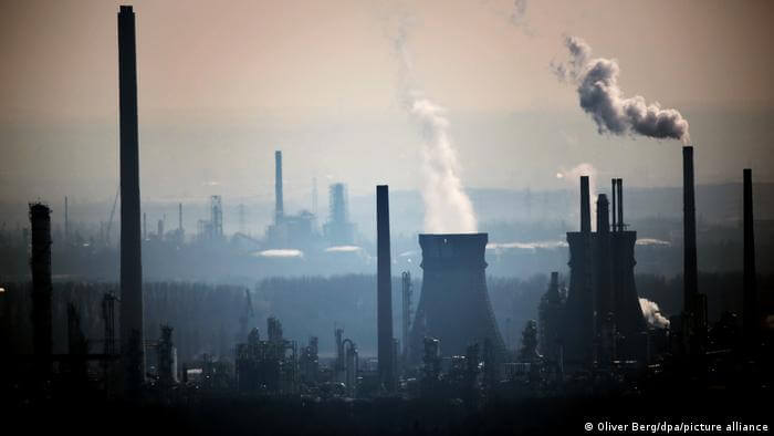 Economic-growth-and-carbon-dioxide-emissions