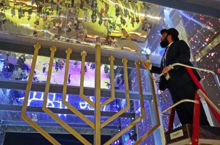 حاخام صهيوني يتوقع ارتفاع عدد اليهود في الإمارات إلى 30 ألفاً