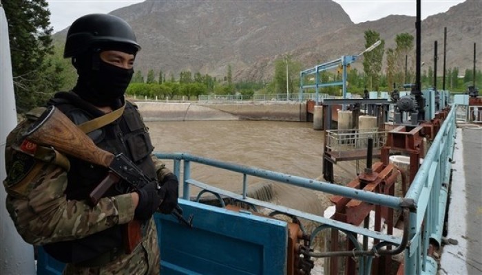 تجدد القتال بين قرغيزستان وطاجيكستان و200 قتيل باشتباكات أرمينيا وأذربيجان