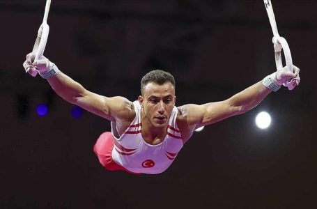 التركي "آدم أصيل" يحرز ذهبية بطولة العالم للجمباز الفني