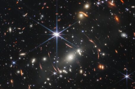 في مجرة التلألؤ.. تليسكوب جيمس ويب يكتشف أقدم نجوم الكون