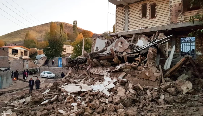 خلف عشرات الإصابات.. زلزال شدته 5.7 درجة يهز شمال غرب إيران