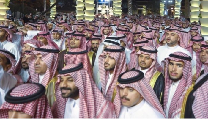 السعودية.. حفل زفاف بطل راليات يشعل الجدل بسبب صورة "قديمة"