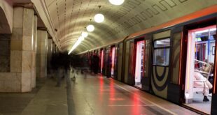 رجل يضيع  رماد جثة أحد أقرباء زوجته في مترو الأنفاق بموسكو!