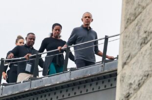 أوباما يتجاهل إجراءات السلامة خلال تسلقه جسرا في سيدني