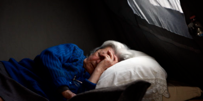 دراسة تبين علاقة الوحدة والعزلة الاجتماعية بمشاكل النوم