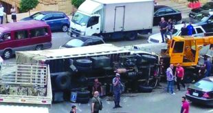 الجيش اللبناني ينقل حمولة شاحنة «حزب الله» إلى أحد مراكزه العسكرية