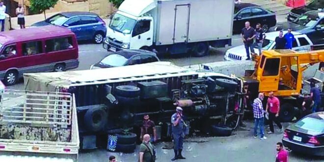 الجيش اللبناني ينقل حمولة شاحنة «حزب الله» إلى أحد مراكزه العسكرية
