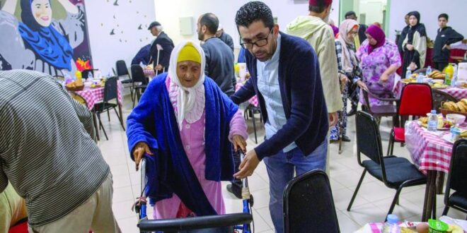 رغم الشيخوخة الديموغرافية... دور المسنين لا تزال تجد نفوراً من بعض المغاربة