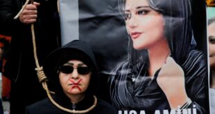 كيف أصبحت مهسا أميني أيقونة ضد القمع في إيران؟