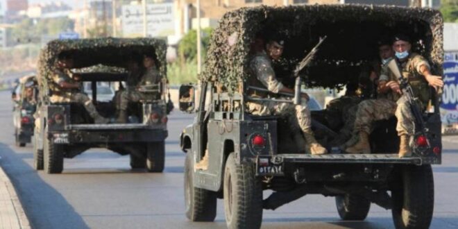 الجيش اللبناني يداهم مخيماً للنازحين السوريين في البقاع ويعتقل 13 ويصادر أسلحة ومخدرات