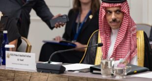 وزير الخارجية السعودي يعقد اجتماعاً مع نظيريه الإماراتي والأميركي