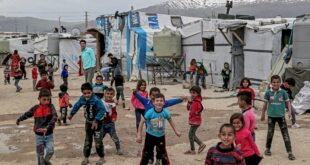 لجنة برلمانية تدعو لإيقاف معونة السوريين بلبنان ومساعدتهم في بلدهم