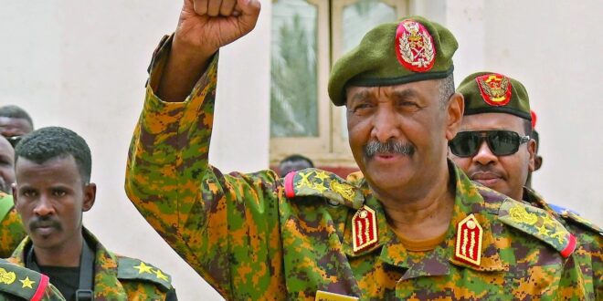 البرهان يضع وزارات الحكومة تحت إشراف قادة الجيش