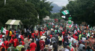 نيجيريا ترفع الحد الأدنى للأجور وسط استعدادات لإضراب عام