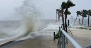 المكسيك تحذر من إعصار "نورما" مع اقتراب وصوله من سواحلها