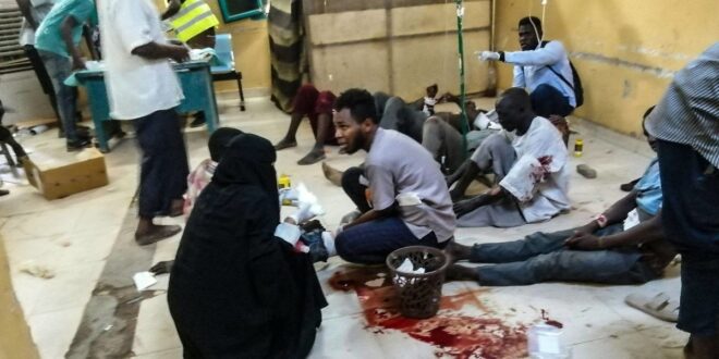 قصف المشافي يثير موجة غضب عارمة في السودان