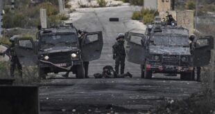القوات الإسرائيلية تهدم منزلاً وتعتقل 7 فلسطينيين بينهم طفل بمخيم شمال رام الله