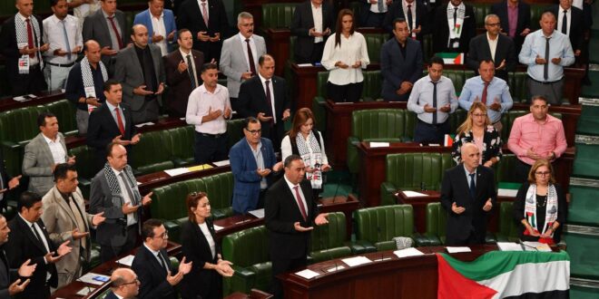 خلاف في تونس حول مشروع قانون يجرم التطبيع مع إسرائيل