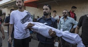 وفاة اثنين من أبناء مصور صحافي في غارة إسرائيلية على غزة