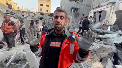 حرب غزة: عمال الإنقاذ في مخيم جباليا يعانون بسبب نقص المعدات