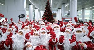 100 "بابا نويل" ينشرون الفرح والبهجة في مترو موسكو احتفالا بالعام الجديد (صور+فيديو)