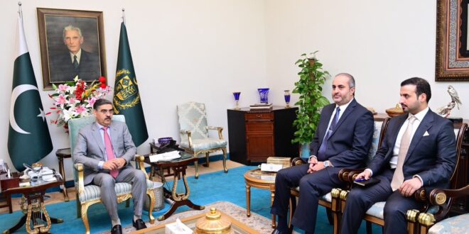 رئيس وزراء حكومة تصريف الأعمال في باكستان يجتمع مع سفير دولة قطر