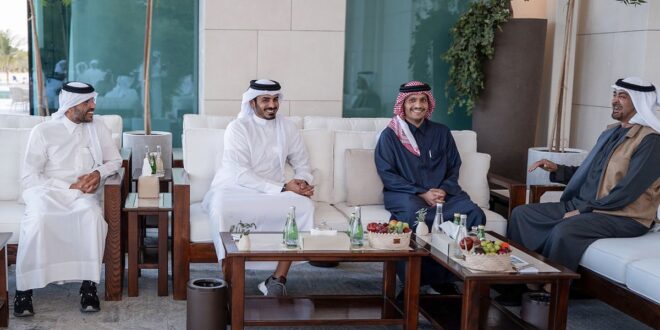 رئيس الإمارات يستقبل رئيس مجلس الوزراء وزير الخارجية