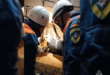 إنقاذ فتاة روسية علقت بين جدارين في مكان ضيّق 3 أيام (فيديو)