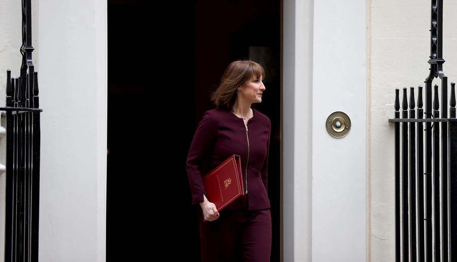 UK: Cutting Ties with China is Foolish!