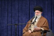 خطاب السيد الخامنئي: رسائل للولايات المتحدة والدول الاسلامية