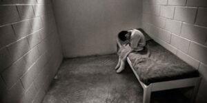 Solitary confinement of 122,000 prisoners in the US every day
